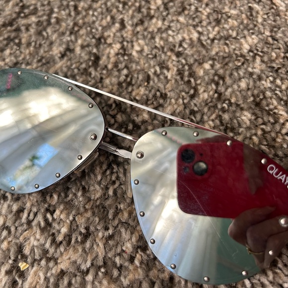 Quay x Jaclyn Hill - Roxanne Silver - Picture 2 of 4